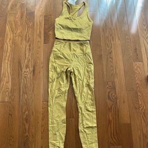 Fabletics Averie shine built in bra tank & oasis shine high waisted legging S